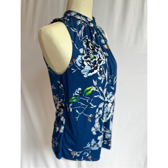[SOLD] BHWM Black House White Market Royal Blue Cutout Floral Sleeveless Blouse - Picture 2 of 7